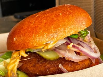 No-Chicken-Crispy-Burger-vegan_meisterei_on_tour